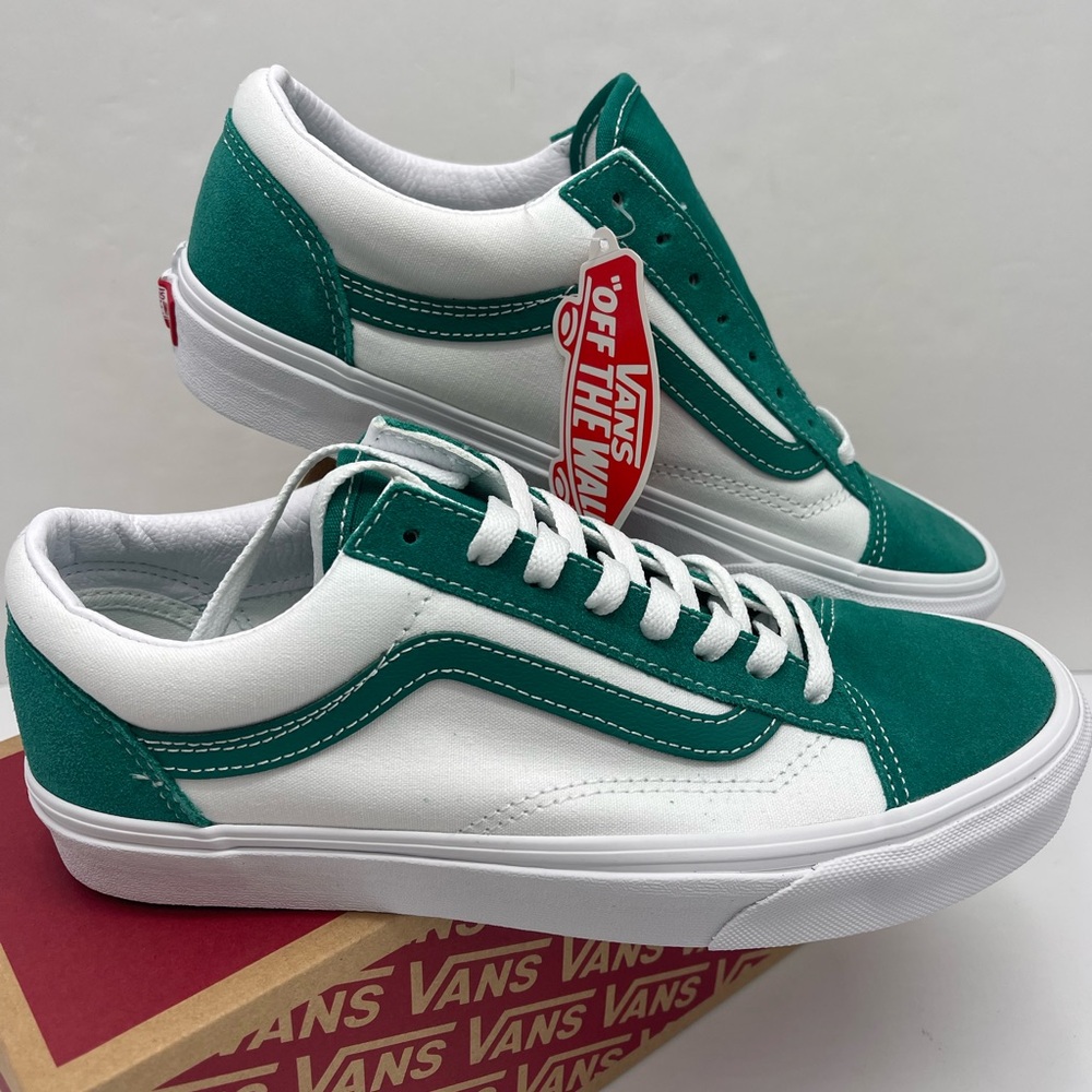 Vans Men’s Style 36 'Classic Sport - Cadmium Green Sneakers
VN0A54F69YE
Stylish - Picture 9 of 16